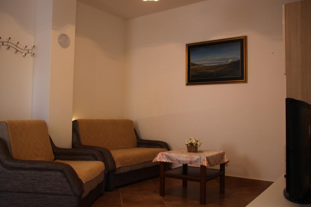 Mediterranean Oasis Apartments Baška Buitenkant foto